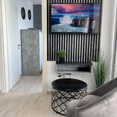 Luxury 286 Апартаменты Саранда